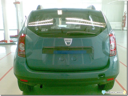 Dacia SUV back